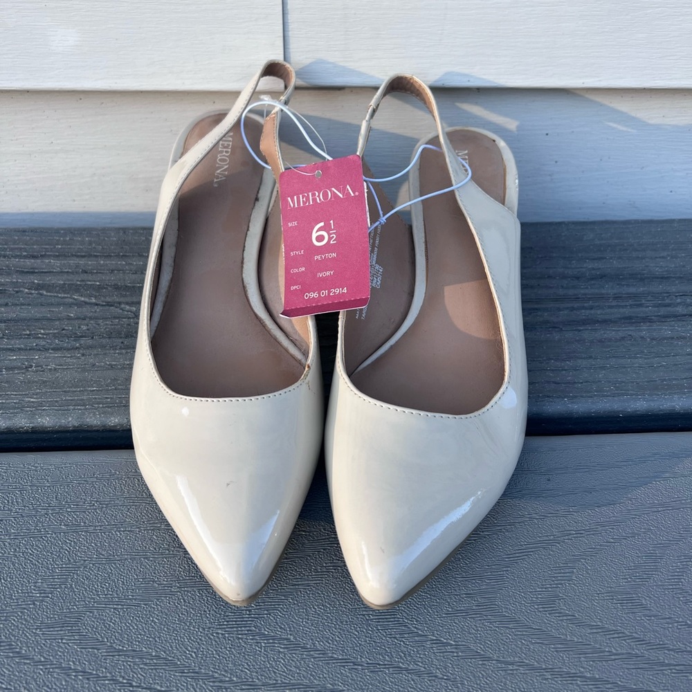 Merona Ivory Kitten Heel - W 6.5